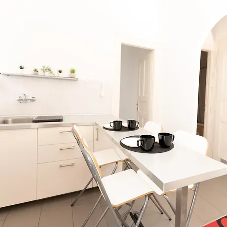 Appartement Danube Dwelling Aulich Utca 3 *