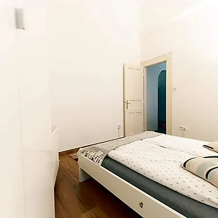 Danube Dwelling Aulich Utca 3 * ブダペスト