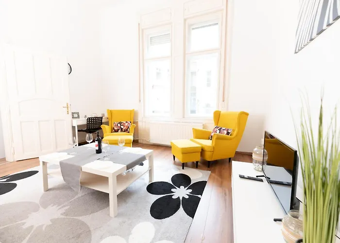Danube Dwelling Aulich Utca 3 *
